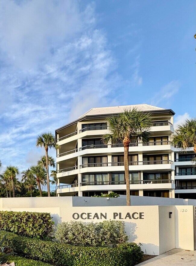 Building Photo - 120 S Ocean Blvd Unit 4a Rental