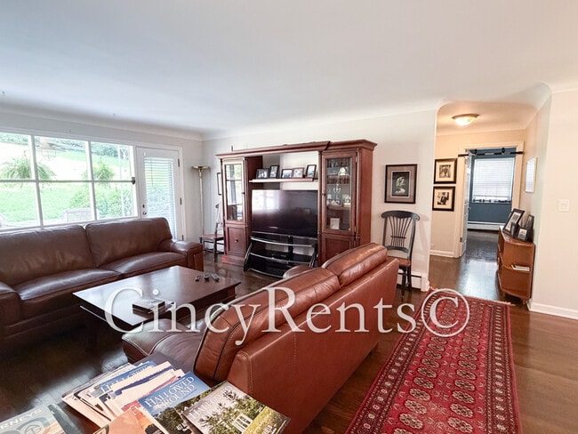 Photo - 3024 Kinmont St Unit 2