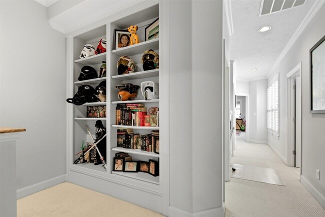 Building Photo - 1044 Memorial Village Dr