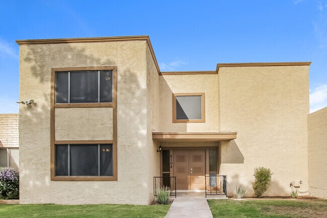 Photo - 2108 E Villa Ct House