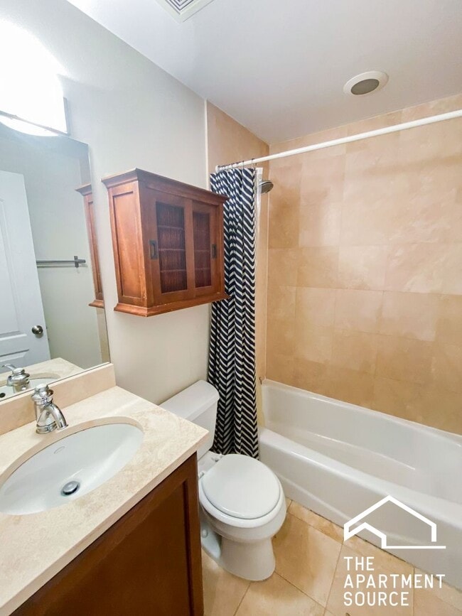 Photo - 1634 W Grace St Unit 2