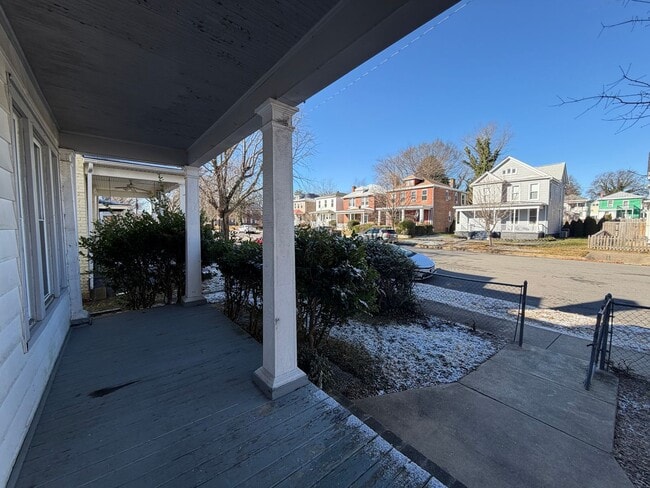 Photo - Charming 4bdrm/1.5bth Home Located in Richmond's North Highland Park w/Balcony!!
