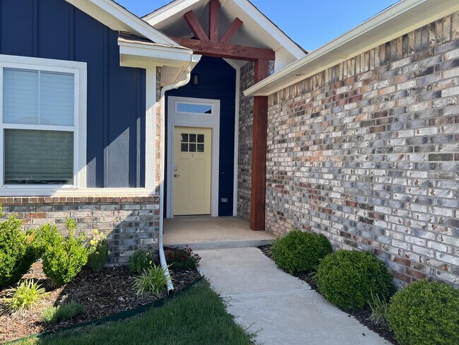 Photo - 509 NW 183rd St