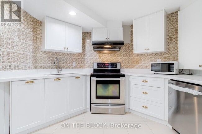 Photo - 409 Silverthorne Crescent