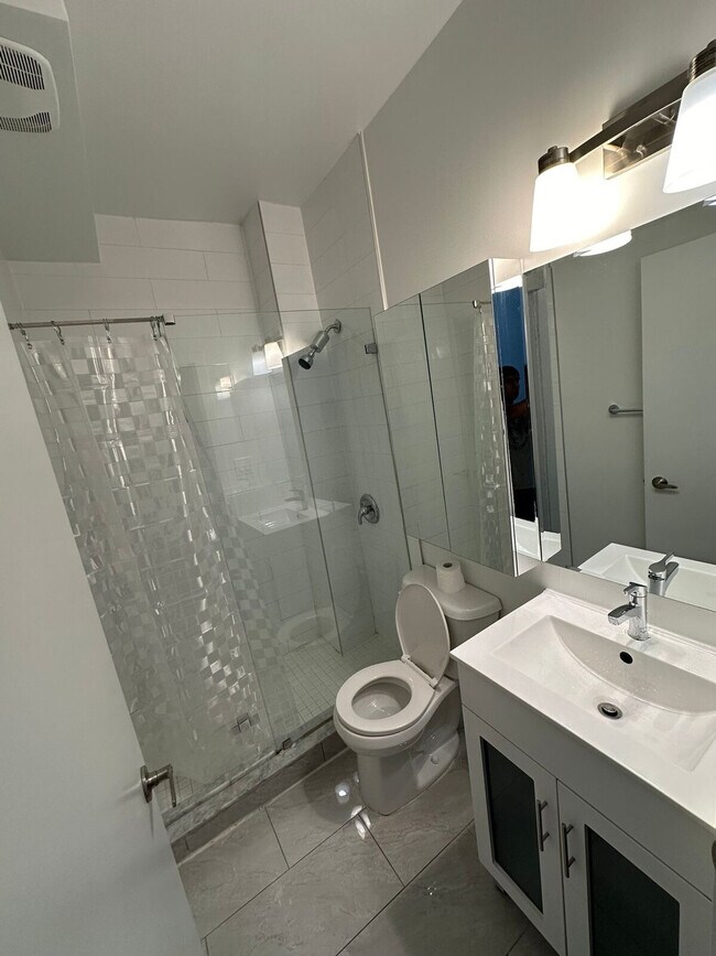 Photo - 8 Manning Ave Unit SI ID1513117P