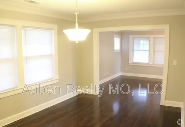 Building Photo - 5342 Park Ave Unit 1 Rental