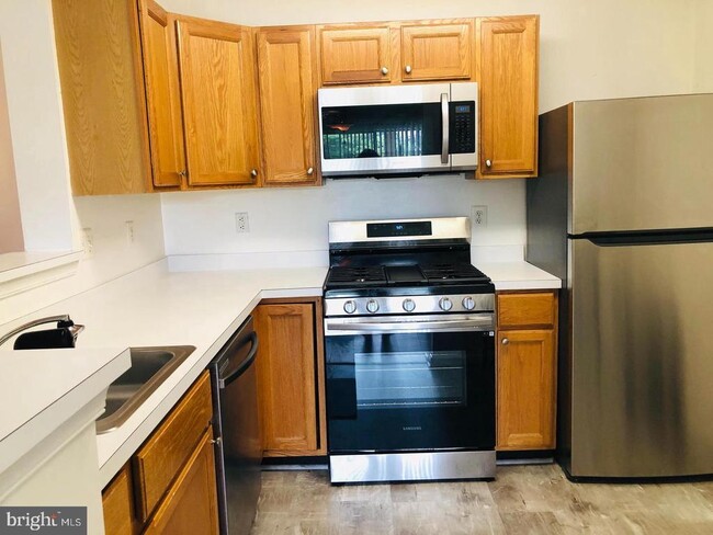 Photo - 1055 Gardenview Loop Unit 304