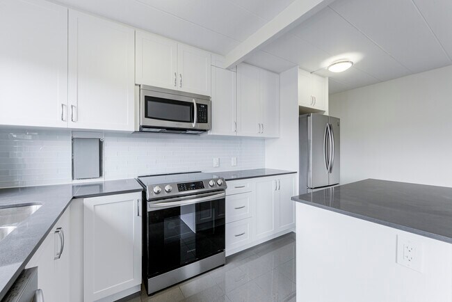 Photo - Stephen Apartments