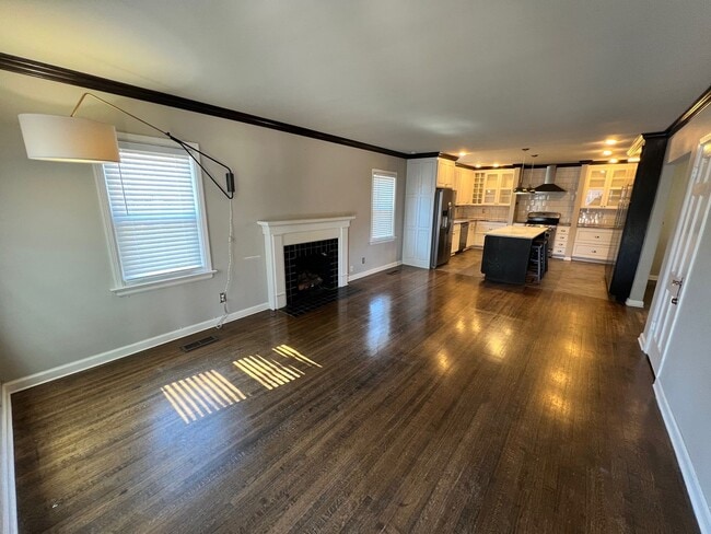 Photo - Beautifully renovated Midtown charmer