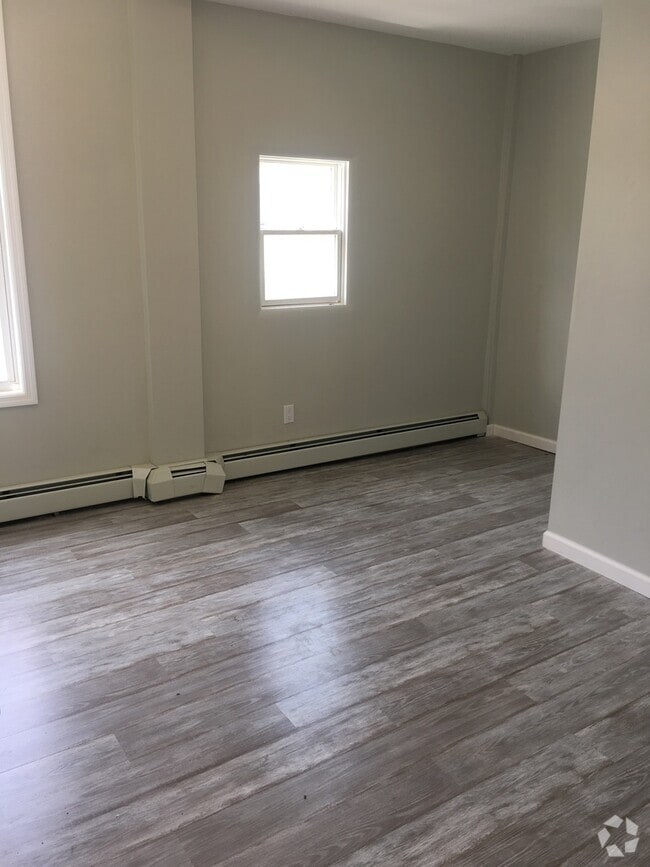 Building Photo - 497 Yates St Unit 2 Rental