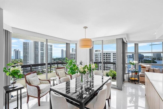 Photo - 3500 Mystic Pointe Dr Unidad 1808