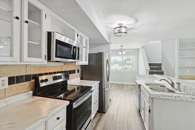 Photo - 9805 Walnut St Unidad C206
