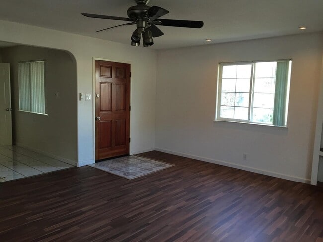 Photo - 1848 Enesco Ave