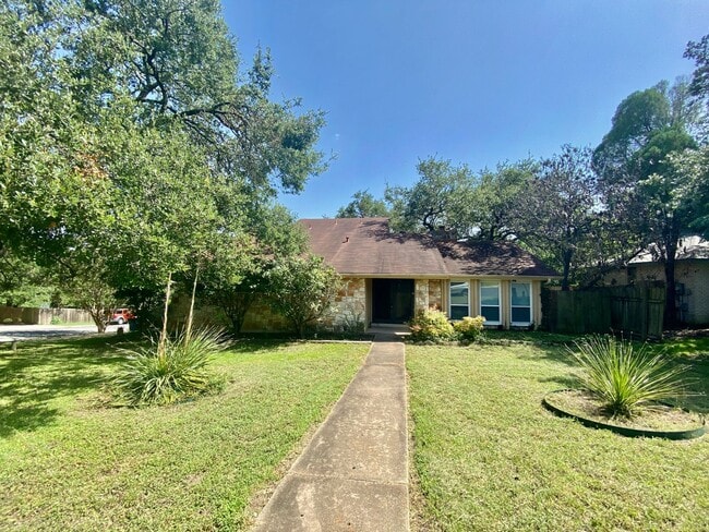 Building Photo - 7219 Scenic Brook Dr
