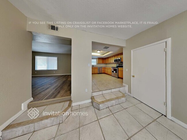 10444 W Devonshire Ave
