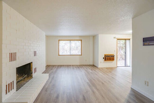 Photo - Hidden Pines Apartments
