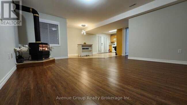 Photo - 124 Brown Wood Dr