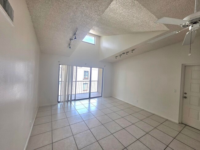 Photo - 203 Foxtail Dr Unit B3