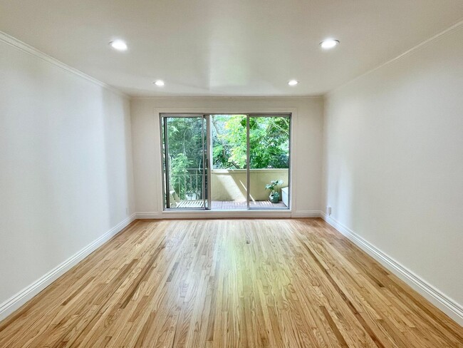 Prime Nob Hill Remodeled Condo, Private Ba... - Prime Nob Hill Remodeled Condo, Private Ba... Unit 206