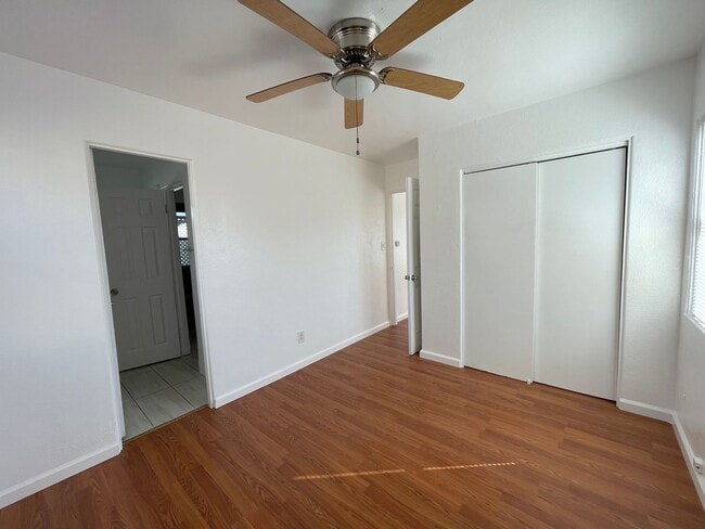 5038-5040 Voltaire St.