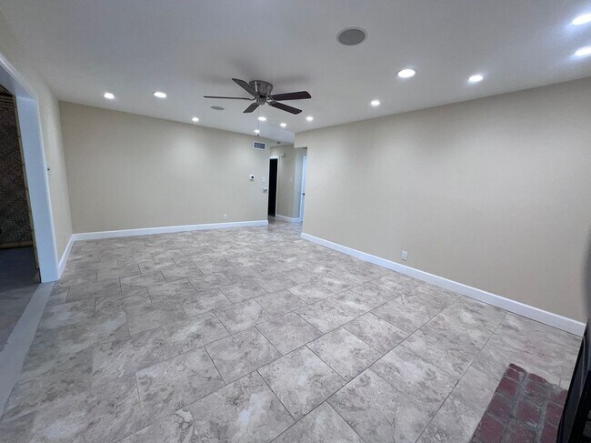 Photo - 8490 Drey Rd