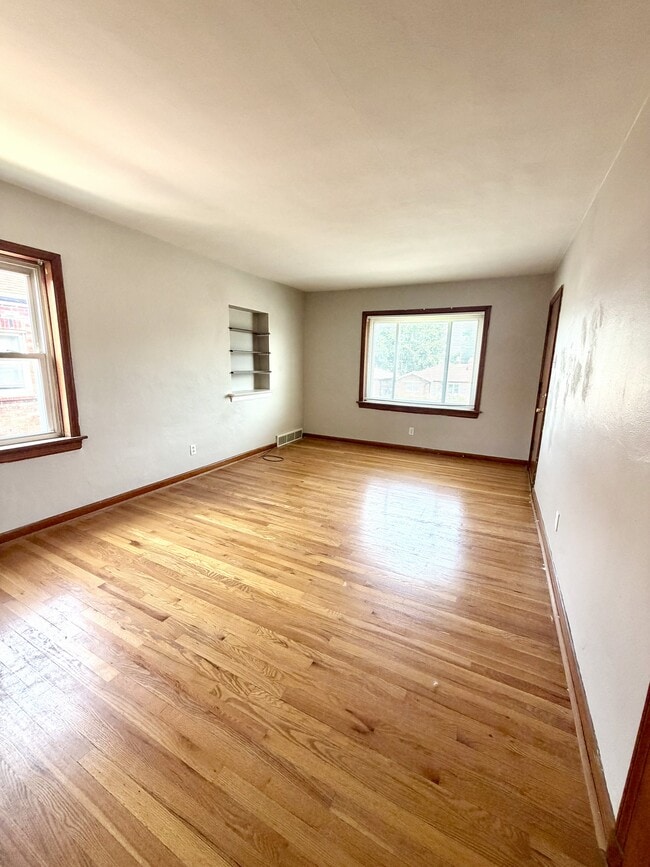 Photo - 5922 Loughborough Ave Unit 2W