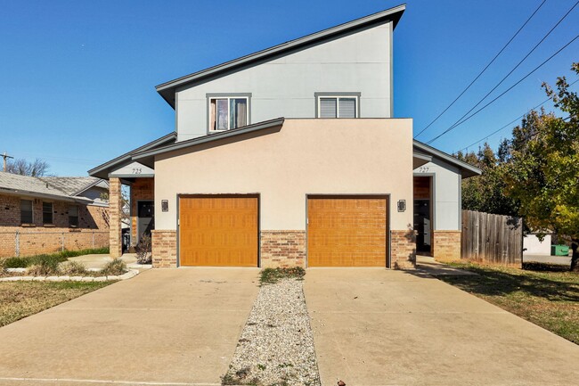 Photo - Modern 3-Bedroom Duplex Near OU Health Center and Okana Resort