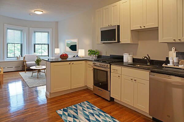 Building Photo - 114 Willow St Unit 114-04