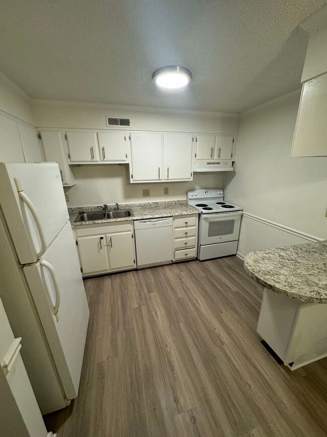 Photo - Completely Remodeled 2-Bedroom, 1.5 Bathroom Condo ***RENT SPECIAL: TWO MONTHS FREE RENT***
