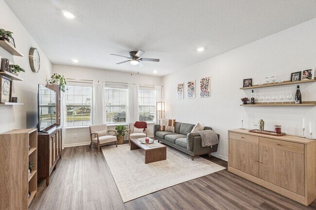 Photo - Beautiful 3/2.5/2 Home in St. Cloud