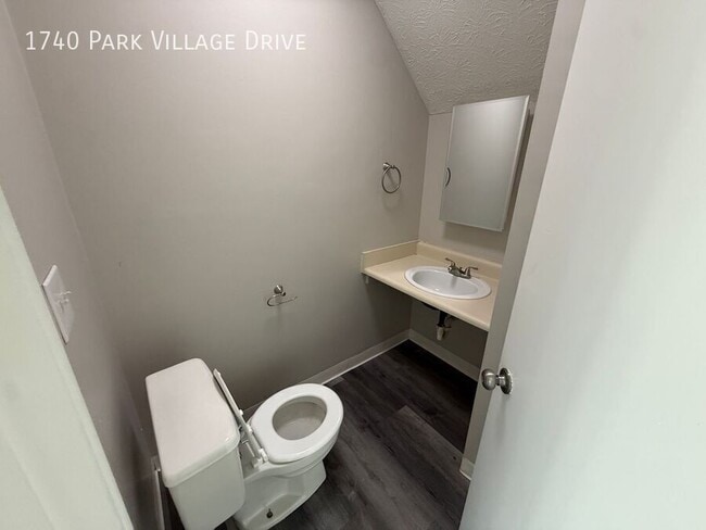 Photo - 1740 Park Village Dr