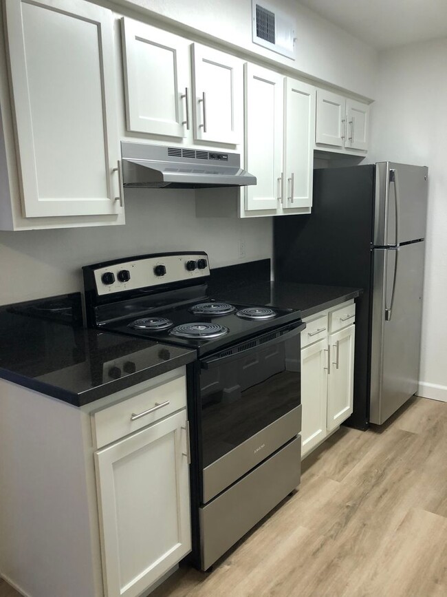 Photo - Saguaro Villas Apartments