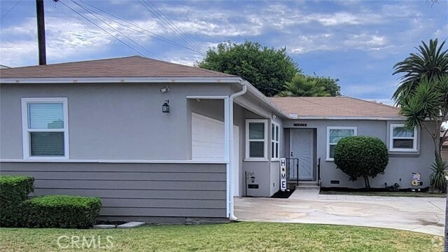 Building Photo - 16423 Woodruff Ave Rental
