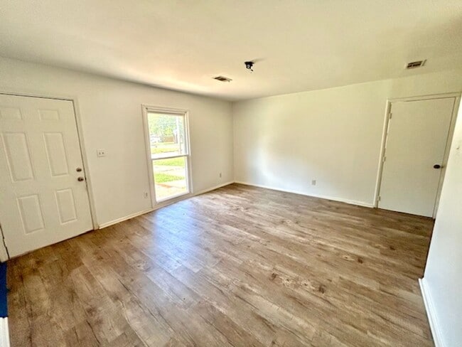 Photo - 3004 Belafonte Ave NW