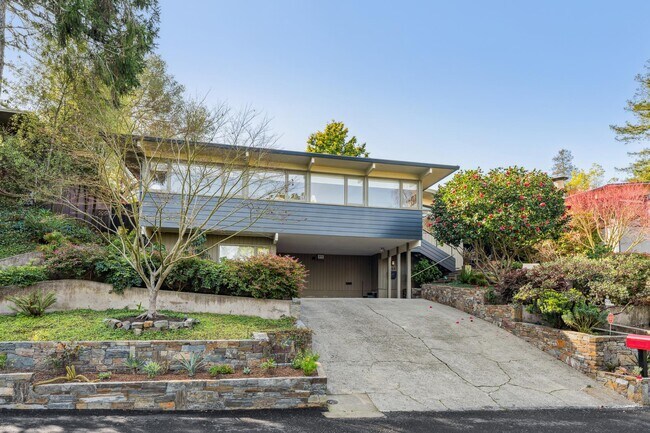 Photo - 664 Woodmont Ave