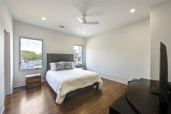 Photo - 5202 Chesapeake Way