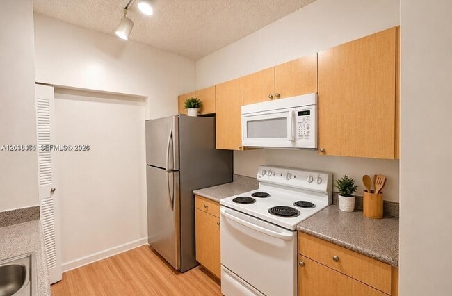 Photo - 1919 Van Buren St Unit 115A