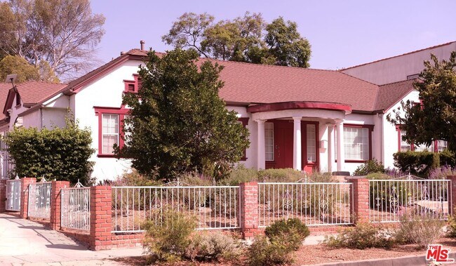 4443 Ambrose Ave