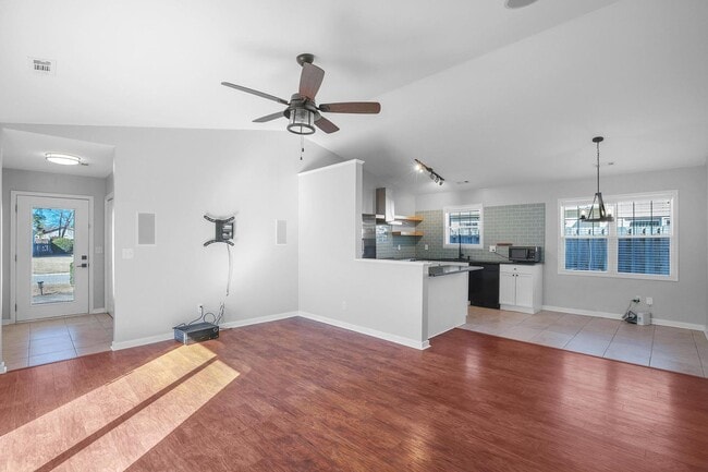 Photo - House for Rent in Wilmington with Fenced yard!