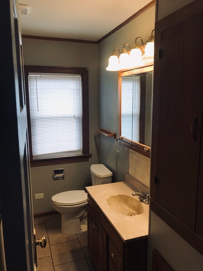 Photo - 1640 Rosemont Blvd