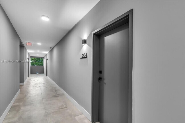 Photo - 3728 NW 19th Ave Unit 202