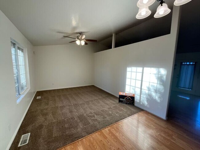 Photo - 4 Bedroom 2 1/2 Bath Home Oversized 2 Car Garage. Dog Friendly