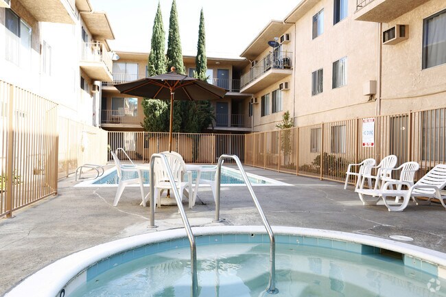 Photo - Balboa Pointe Apartments