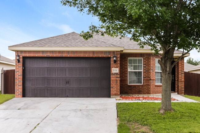 Building Photo - 10041 Silent Hollow Dr