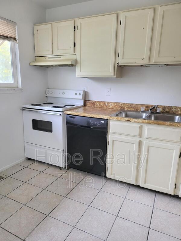 Photo - 2463 Astrozon Cir