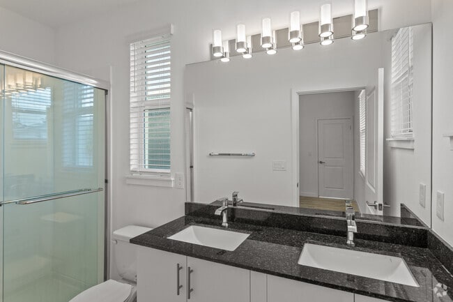 3BR, 2.5BA - 1471SF - Bathroom