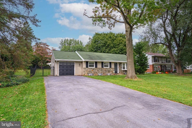 Photo - 41 Roosevelt Blvd