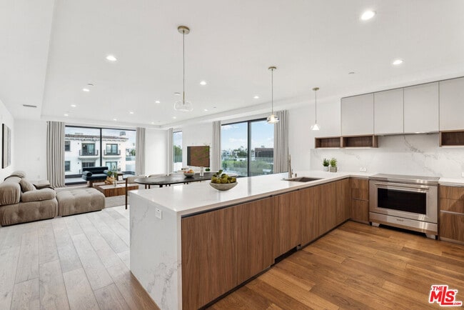 Photo - 725 Croft Ave Unidad 308