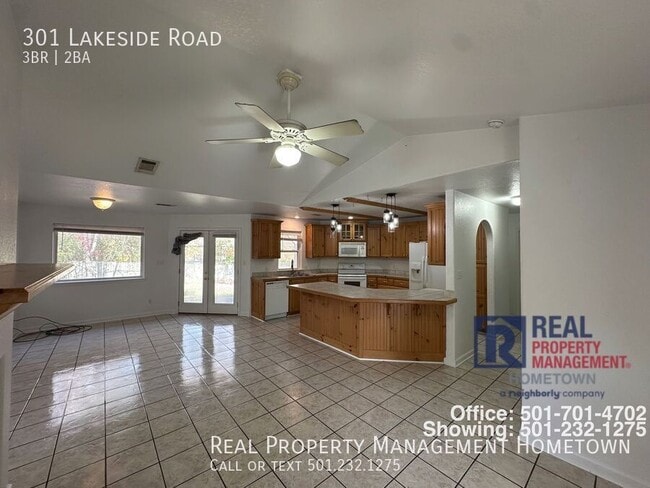 Photo - 301 Lakeside Rd