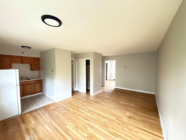Building Photo - 310 High Ave Unit 1J Rental